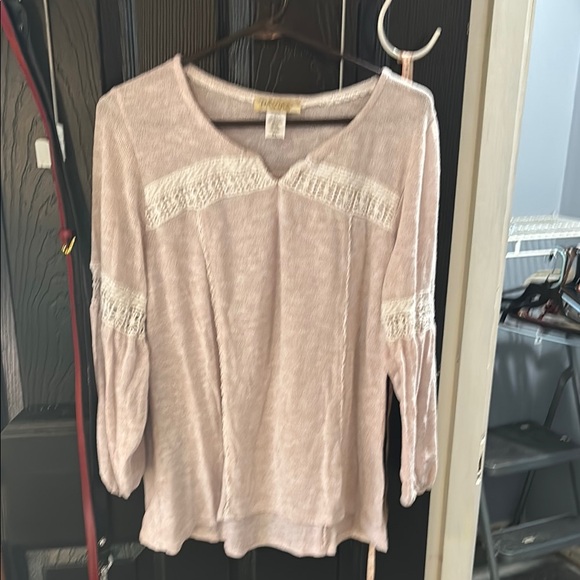 Davina Tops - Davina Women's Pink crochet Accent light sweater. Size Xlg